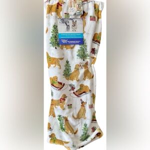 OVERSIZED CHRISTMAS WINTER THROW BLANKET  SLEDDING DOGS  PRESENTS  & TREES NEW